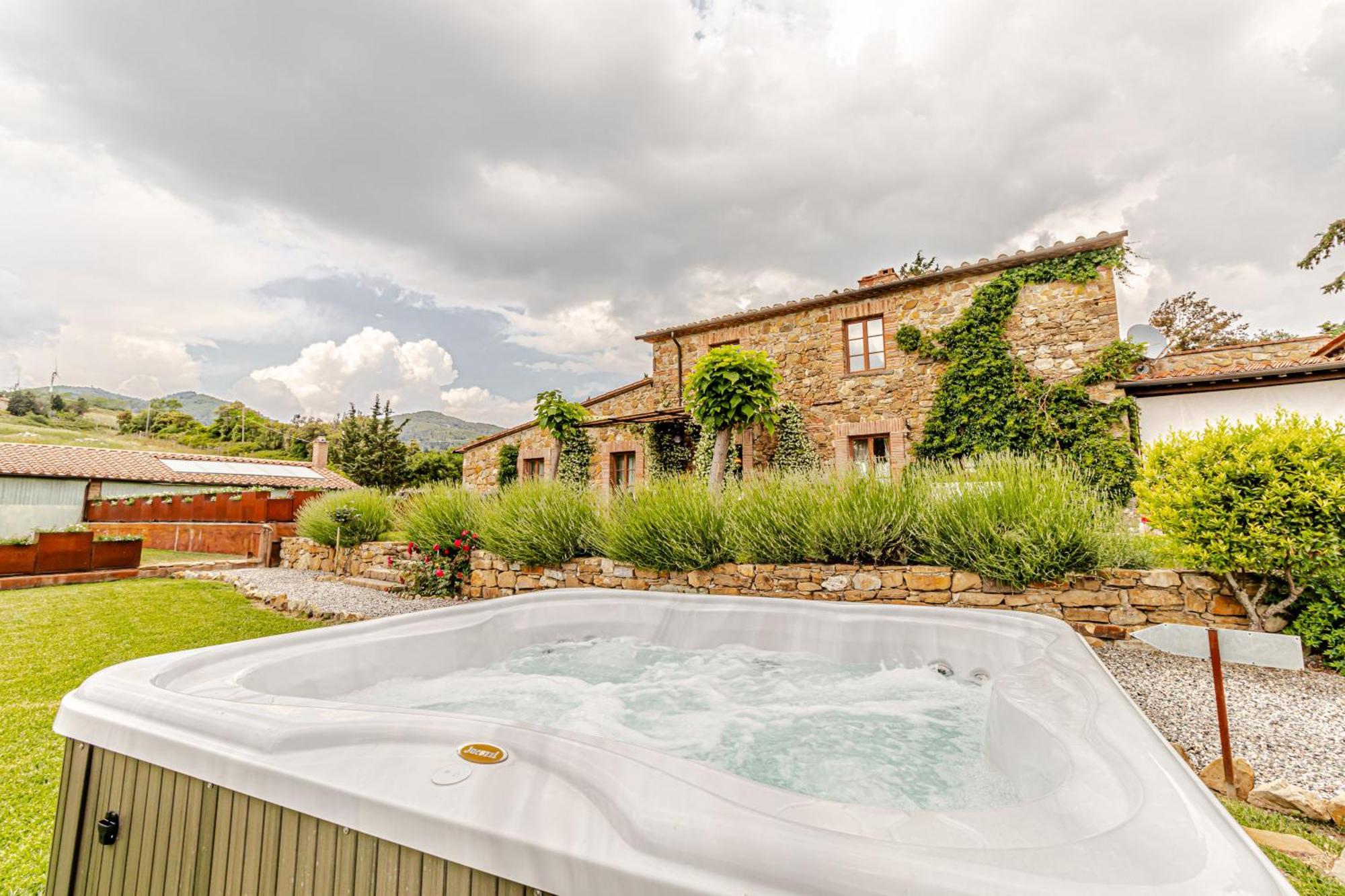 Chateau La Siroque Montecatini Val di Cecina Buitenkant foto